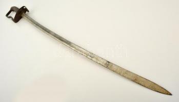 Régi tiszti kard, bőr markolattal, fém hüvellyel, kopásnyomokkal, pengehossz: 82 cm, teljes hossz: 9...
