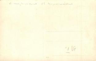 A megtorpedózott T 51 Osztrák-magyar torpedónaszád négy hajóval való vontatása / K.u.K. Kriegsmarine...