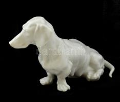 Herendi fehér mázas kutya, jelzett, apró máz hibával, 13x22 cm.