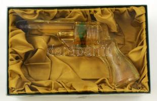 FÉG feliratú pisztoly alakú üveg, bontatlan, tartalommal, díszdobozban h: 25 cm