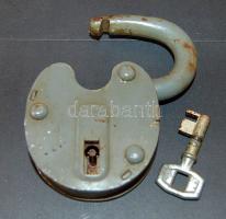 Működőképes régi lakat