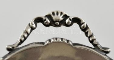 Ezüst (Ag.) tartó, jelzett, kis horpadással, 2 lába görbült, nettó:76 gr, 11,5×7×4,5 cm