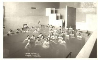 1938 Trencsénteplic-fürdő, Trencianske Teplice; Sina kúpele / fürdőzők csoportképe, belső / spa interior, group photo (EK)