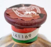 1981 Vinum Tokajense Passum, 5 puttonyos tokaji aszú, eredeti dobozában, 0,3 l