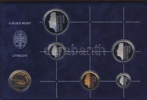 Hollandia 1982. 5c-2 1/2G (5klf db) + zseton forgalmi sor díszszettben T:PP Tanúsítvánnyal! Csak 100...