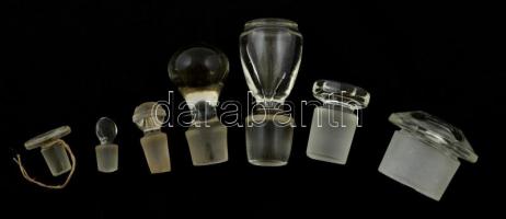 7 db különféle dekoratív üvegdugó, némelyik kis csorbával, különböző méretben