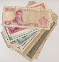 30db-os vegyes külföldi bankjegy tétel, közte Jugoszlávia, Szovjetunió, Weimari Köztársaság T:III,III- 30pcs of various banknotes, including Yugoslavia, Soviet Union, Weimar Republic C:F,VG