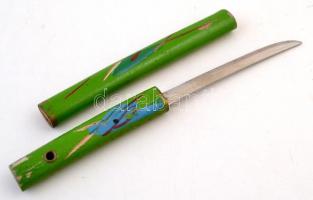 Díszes, szamurájkard alakú levélbontó, jelzett, apró kopásokkal, h: 16,5 cm