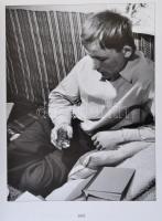 Molnár Edit: Látni és élni / To See and to Live. Bp., 2002, Interart. Papírkötésben, jó állapotban