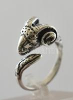 Ezüst(Ag) kosfejes gyűrű, jelzett, méret: 64, nettó: 9,2 g