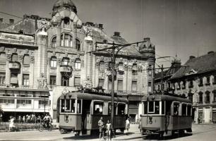 Szombathely, utca részlet 5-ös és 3-as sorszámú villamosokkal. Képzőművészeti Alap Kiadóvállalat