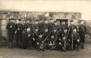 Első világháborús magyar gyalogos katonák csoportképe / WWI Hungarian infantry regiment group photo