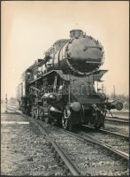 cca 1930 A Ganz gyár mozdonyának fotója, 17x12 cm