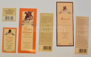 Cca 1980-2010 Magyar pálinkacímke gyűjtemény. Több, mint 1000 darab, szépen rendezetten lapokra raga...