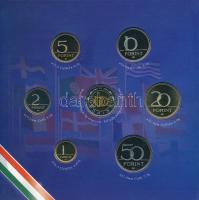 2004. 1Ft-100Ft (7xklf) forgalmi sor dísztokban, valamint 2004. 50Ft Cu-Ni "Magyarország az Európai Unió tagja" forgalmi emlékérme, "Magyarország pénzérméi" sorozat T:PP Adamo FO38.1