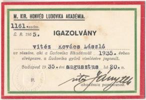 1935 Ludovika gyűrű viselésére jogosító igazolvány, az akadémia parancsnoka által aláírva, 7x10 cm