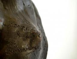 Karvaly szobor, mázas kerámia, jelzett, lepattanásokkal, m: 24,5 cm