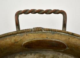 XX. sz. eleje: Csavart fogójú, nagyméretű alpakka tálca, díszített peremmel. Tisztításra szorul. 35x...