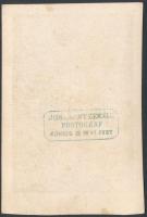 cca 1861 Jos. Achtzehner pesti műtermében készült, vizitkártya méretű fénykép, 10x6,5 cm
