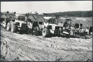 cca 1983 Külszíni szénbányák előkészítő földmunkálata Bajna és Vértessomló határában, 16x24 cm