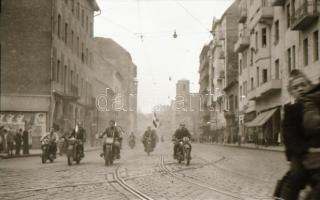 cca 1948 Budapesti motoros felvonulás, motoros verseny és egy autójavító műhelyben készült felvétele...