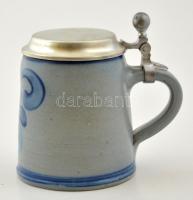 Alumínium fedeles söröskorsó, kézzel festett mázas kerámia, jelzett, m:16 cm