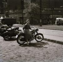 cca 1960 Különféle motorkerékpárokat ábrázoló negatívok tétele, 7 db szabadon felhasználható vintage...