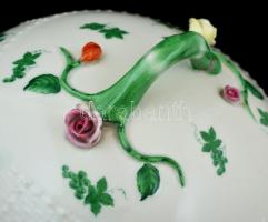 Herendi hiányos étkészlet és teás készlet, kézzel festett, jelzett, kopott, rózsákon apró lepattanás...