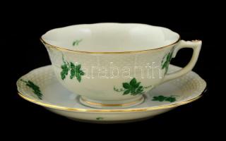 Herendi hiányos étkészlet és teás készlet, kézzel festett, jelzett, kopott, rózsákon apró lepattanás...