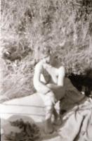 cca 1970 Piknik, 13 db vintage negatív, szolidan erotikus felvételek, 24x36 mm