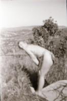 cca 1970 Piknik, 13 db vintage negatív, szolidan erotikus felvételek, 24x36 mm