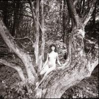 cca 1980 Szolidan erotikus felvételek negatív tétele, 13 db vintage negatív, 6x6 cm és 4x6 cm