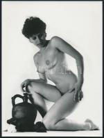 cca 1978 Lapok Éva portfóliójából, 4 db szolidan erotikus fénykép, korabeli negatívokról készült mai...