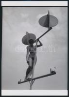 cca 1977 Kendőzetlen valóság, 4 db szolidan erotikus fénykép, korabeli negatívokról készült mai nagy...