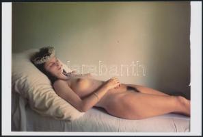 cca 1980 Színes képek, színes egyéniségek, 4 db szolidan erotikus fénykép, korabeli negatívokról készült mai nagyítások, 25x18 cm / 4 erotic photos, 25x18 cm