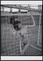 cca 1976 Kapusok játék közben, 4 db szolidan erotikus fénykép, korabeli negatívokról készült mai nag...