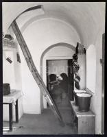 cca 1965 Orbán József: Anyám háza, feliratozott vintage fotóművészeti alkotás, kasírozva, 37,5x29 cm