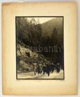 1944 Thöresz Dezső (1902-1963) aláírt vintage fotóművészeti alkotása, kasírozva, 39x30 cm, karton 60x49 cm