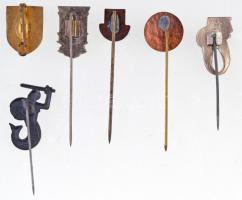 10db-os vegyes külföldi jelvény és kitűző tétel, közte "Lufthansa", "LDK Schwerin&quo...