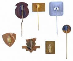 7db-os vegyes magyar jelvény és kitűző tétel, közte "Petőfi Gimnázium 75 BP", "BLSZ&q...