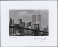 1983 Jankovszky György(1946-): New York, feliratozva, aláírt, pecséttel jelzett, kartonra kasírozva, 12x17,5 cm