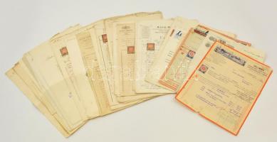 1901-1935 20 db vegyes fejléces számla okmánybélyegekkel
