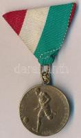 1935. Budapesti Labdarúgók Alszövetsége 1926 / V. oszt. bajn. 3 csop. III 1934-35 Br díjérem mellszalagon (31mm) T:2