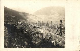 Első világháborús katona lövészárokkal / WWI K.u.K. military, soldier with trench, photo