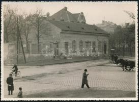 cca 1910-1920 Hegyalja út kereszteződése, Budapest XI. kerület, fotó, kis szakadással, 12x17 cm.