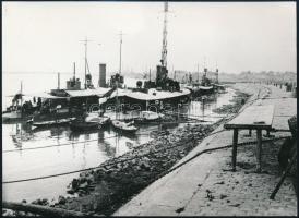 A Dunai Flottila hajói: Az SMS Inn és a Temes és egyéb monitorok a háttérben. A 80-as években előhívott nagyítás 18x12 cm