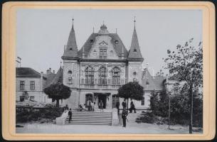 1908 Kassa, Pályaudvar, vasútállomás, kartonra kasírozva, 10x14,5 cm / Kosice, railway station, 10x14,5 cm