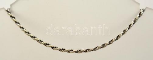 Ezüst(Ag) fonott karkötő, jelzett, h: 19 cm, nettó: 3,1 g