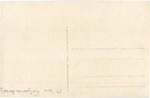 Magyar királyi folyamőrség, folyamőr búvárruhába öltözése merülés előtt / Hungarian river guard in d...