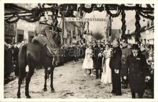 1938 Losonc, Lucenec; bevonulás, magyar katona lovon, ünneplő tömeg / entry of the Hungarian troops, soldier on horse, celebrating masses, Losonc visszatért So. Stpl.